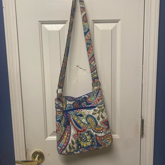 VERA BRADLEY Red White Blue & Yellow 11x11" Shoulder Bag Zipper Pocket - Picture 2 of 7